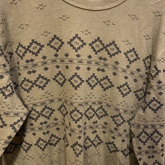 American Rag mens army green long sleeve tee shirt with black designs - Picture 3 of 8